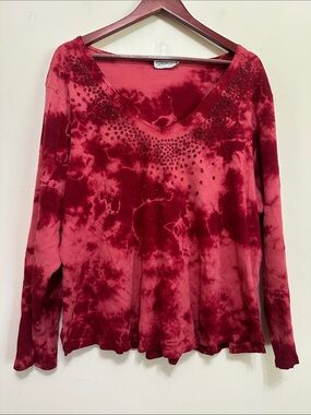 CDC Red Tie-Dye V-Neck Long Sleeve Top with Studs